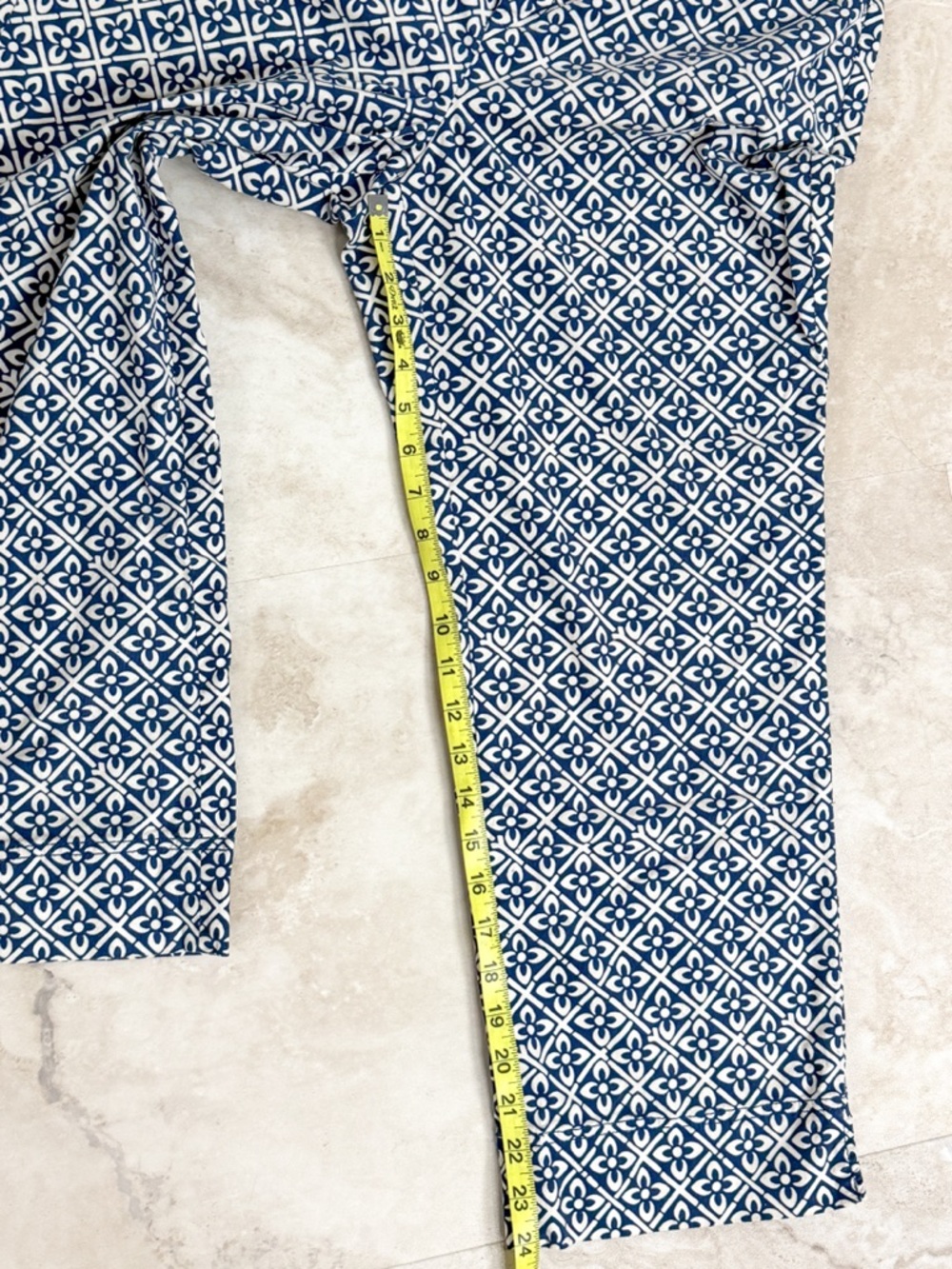Lilly Pulitzer Palm Beach Fit Navy Blue & White Print Cropped Pants Size 10 - Picture 5 of 6
